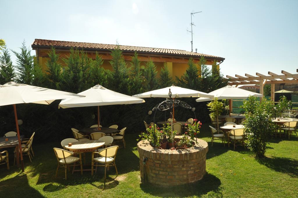 Russi Osteria E Locanda Del Viaggiatore מראה חיצוני תמונה
